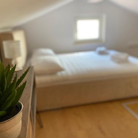 Apartmani Lozic Башка-Вода Екстер'єр фото
