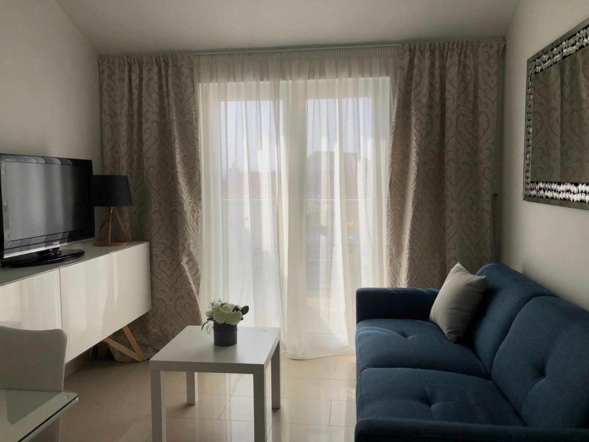 Apartmani Lozic Башка-Вода Екстер'єр фото