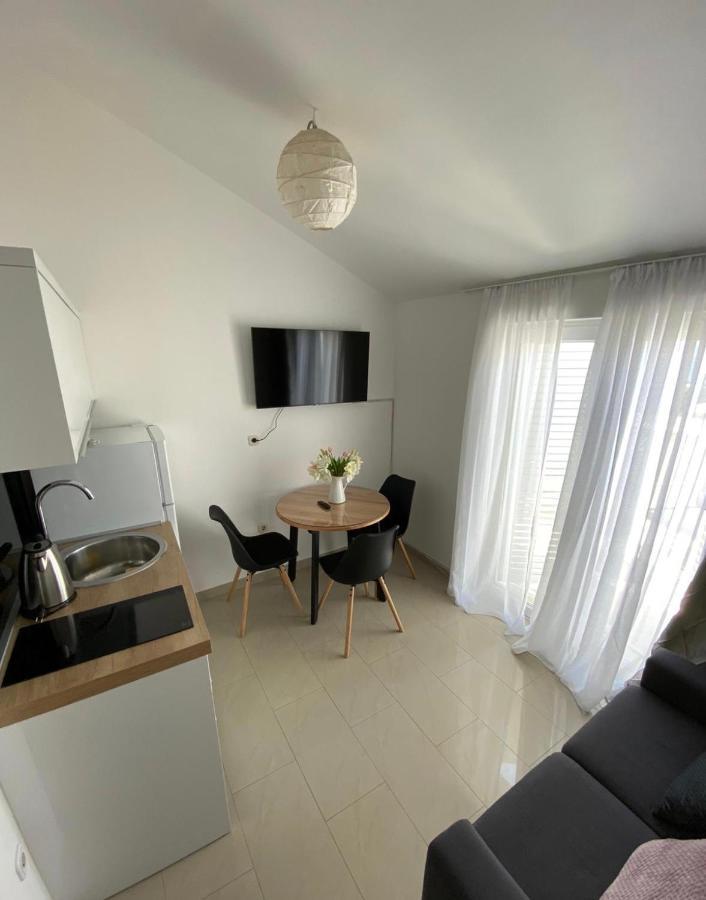 Apartmani Lozic Башка-Вода Екстер'єр фото