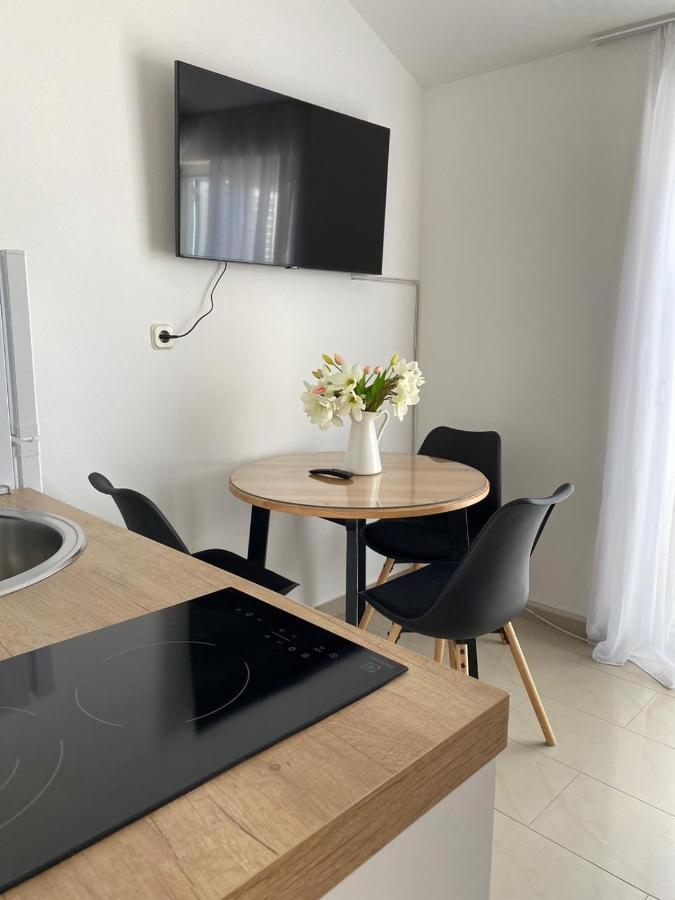 Apartmani Lozic Башка-Вода Екстер'єр фото