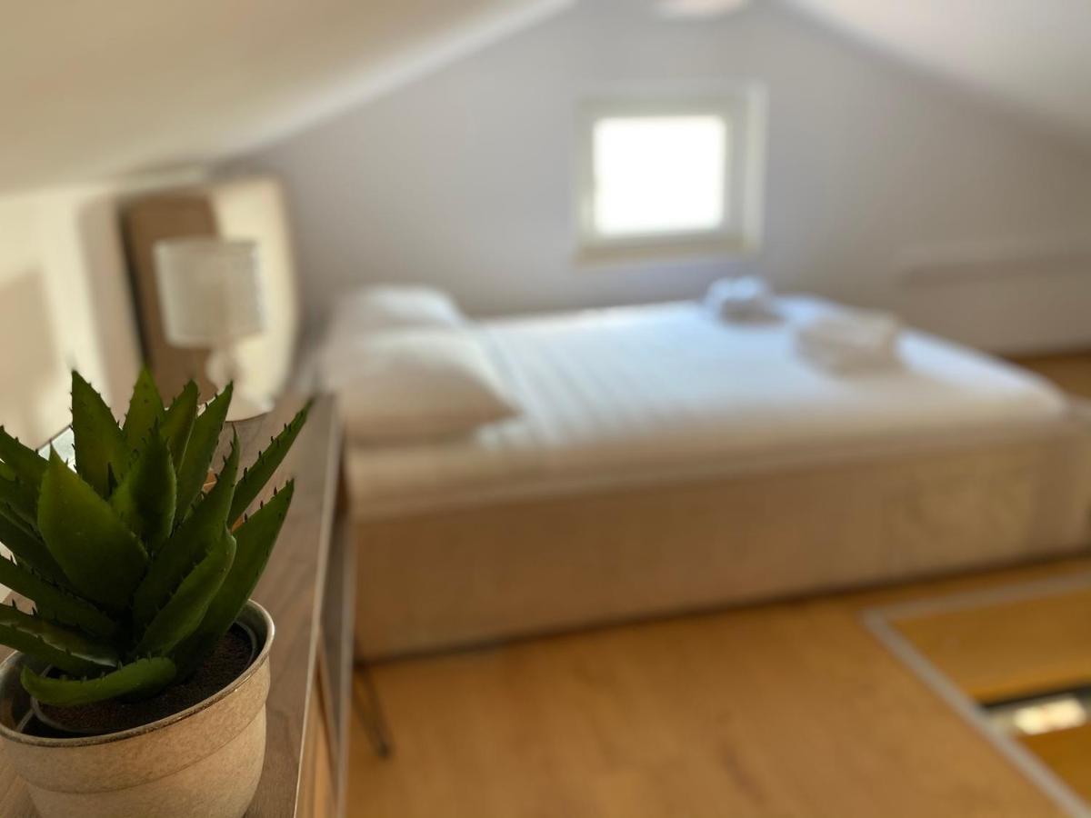 Apartmani Lozic Башка-Вода Екстер'єр фото