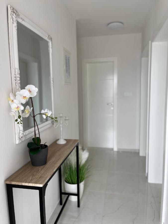 Apartmani Lozic Башка-Вода Екстер'єр фото