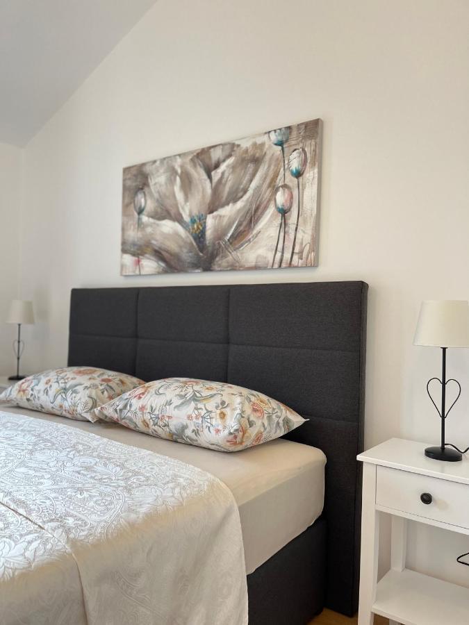 Apartmani Lozic Башка-Вода Екстер'єр фото