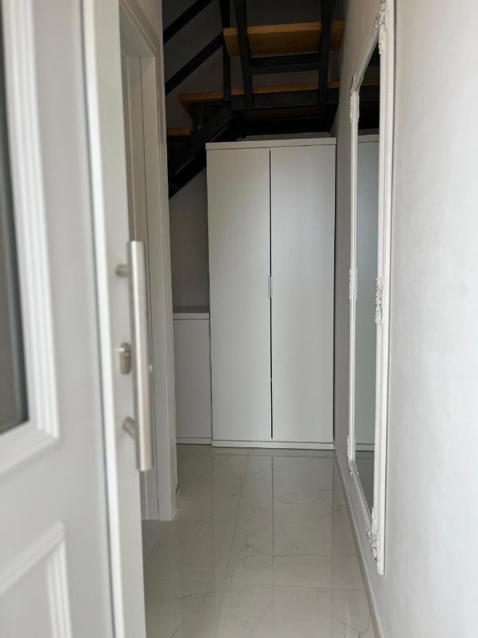 Apartmani Lozic Башка-Вода Екстер'єр фото